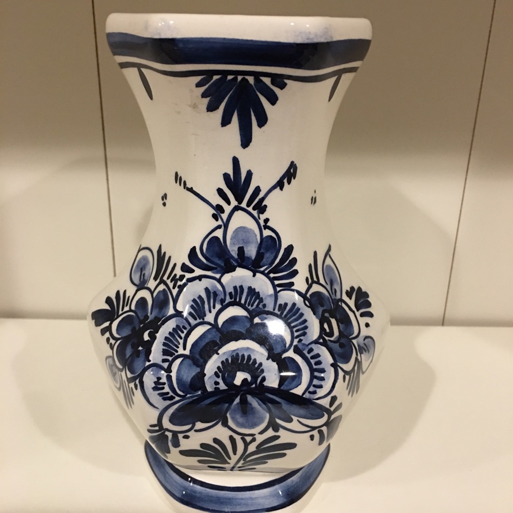 DELFT-Antique, hand painted, porcelain vase